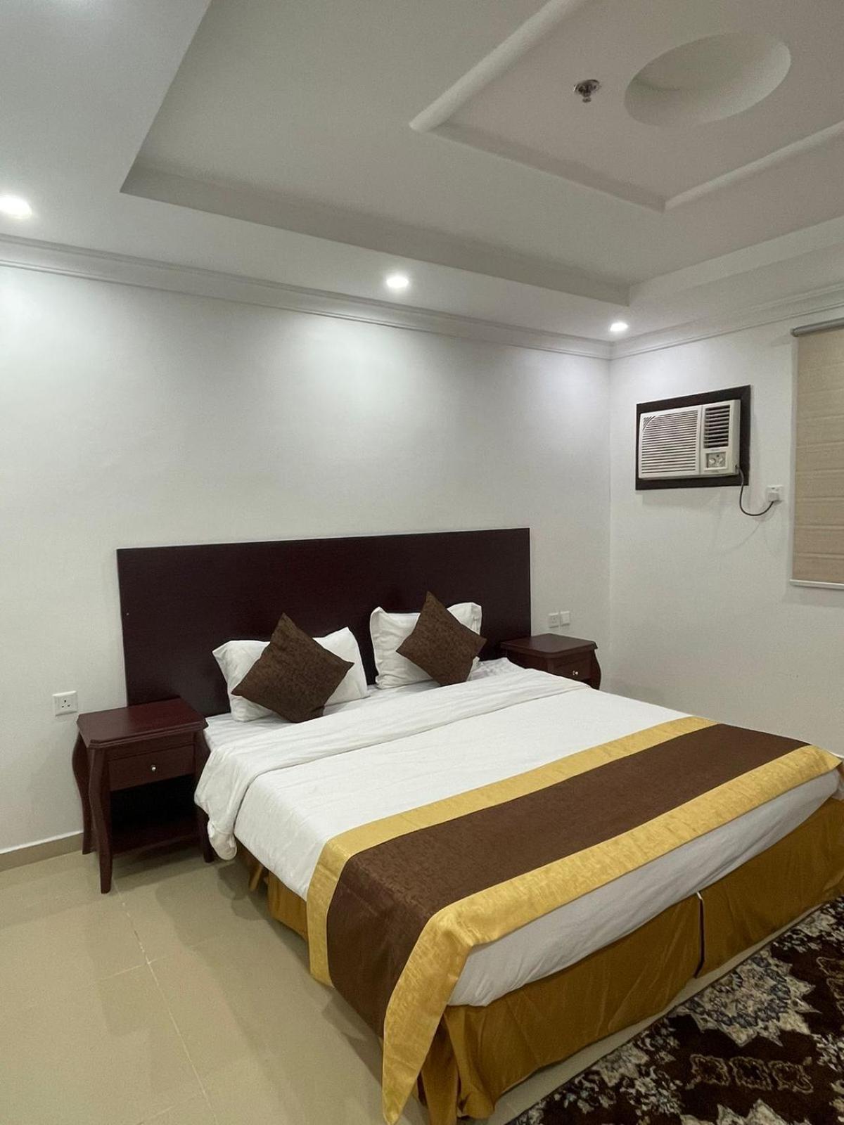 Al Manzil Almutmeez Aparthotel Джеда Екстериор снимка