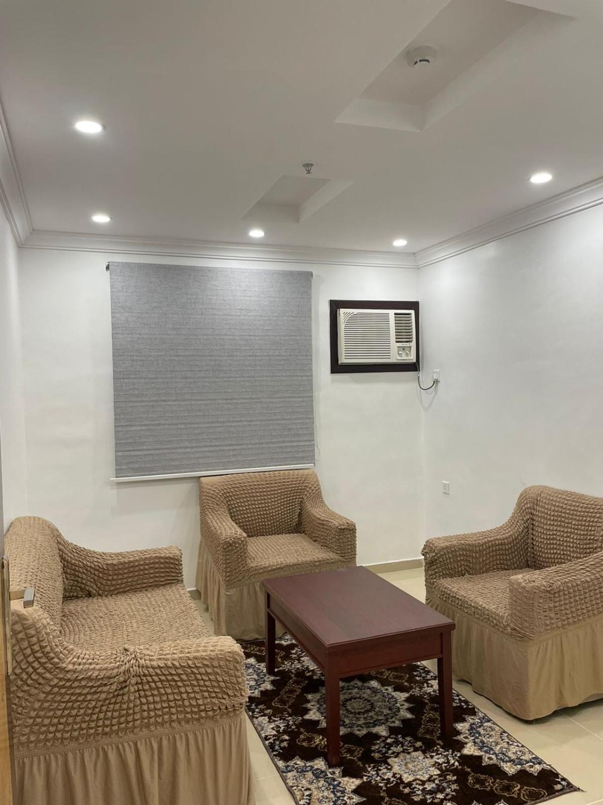 Al Manzil Almutmeez Aparthotel Джеда Екстериор снимка