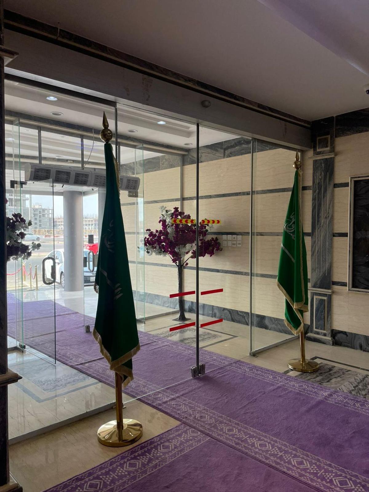 Al Manzil Almutmeez Aparthotel Джеда Екстериор снимка