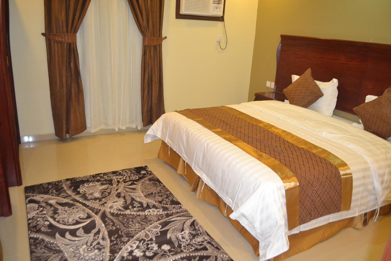 Al Manzil Almutmeez Aparthotel Джеда Стая снимка