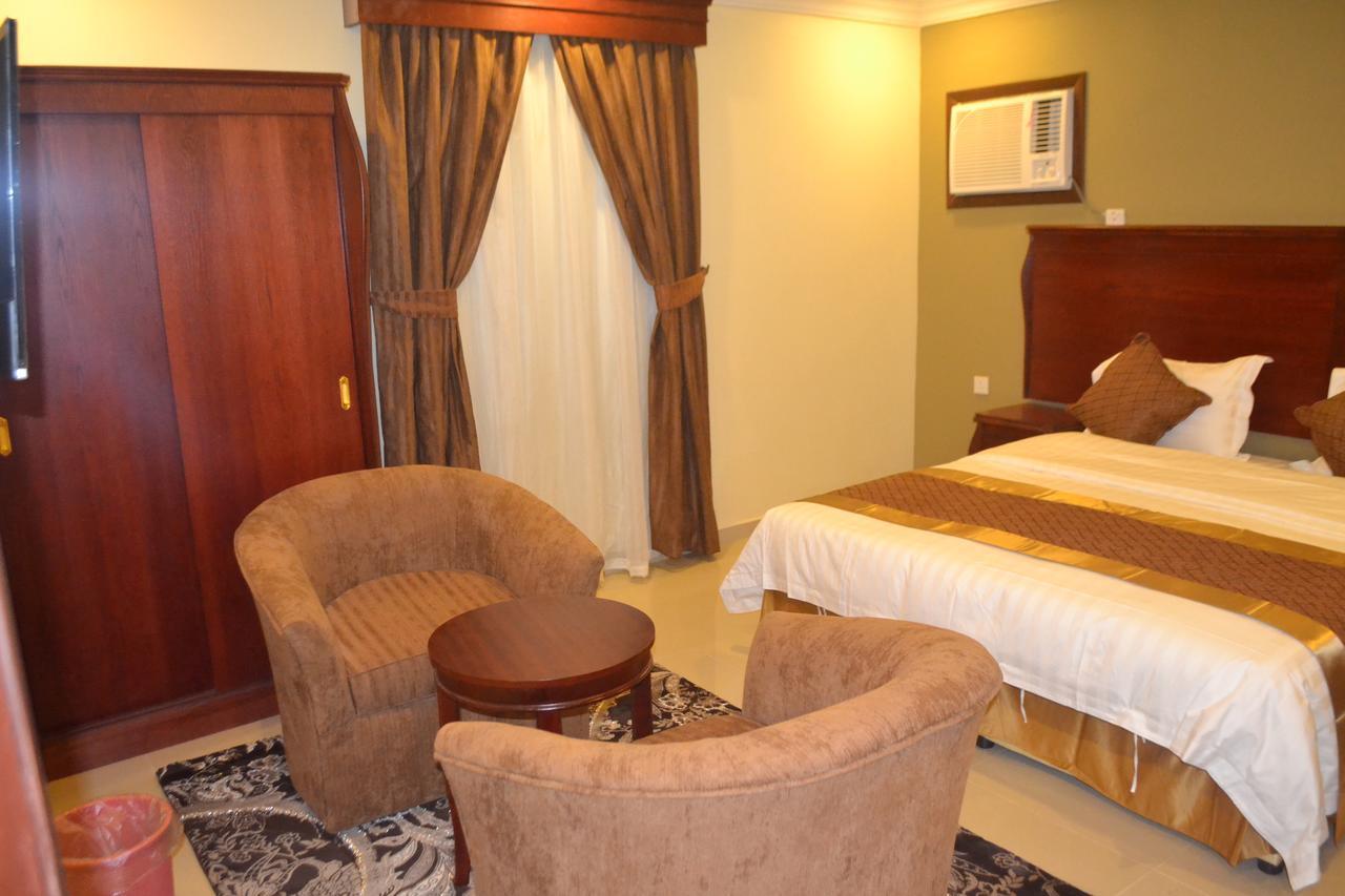 Al Manzil Almutmeez Aparthotel Джеда Екстериор снимка