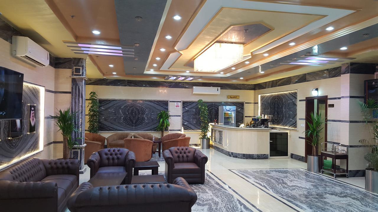 Al Manzil Almutmeez Aparthotel Джеда Екстериор снимка