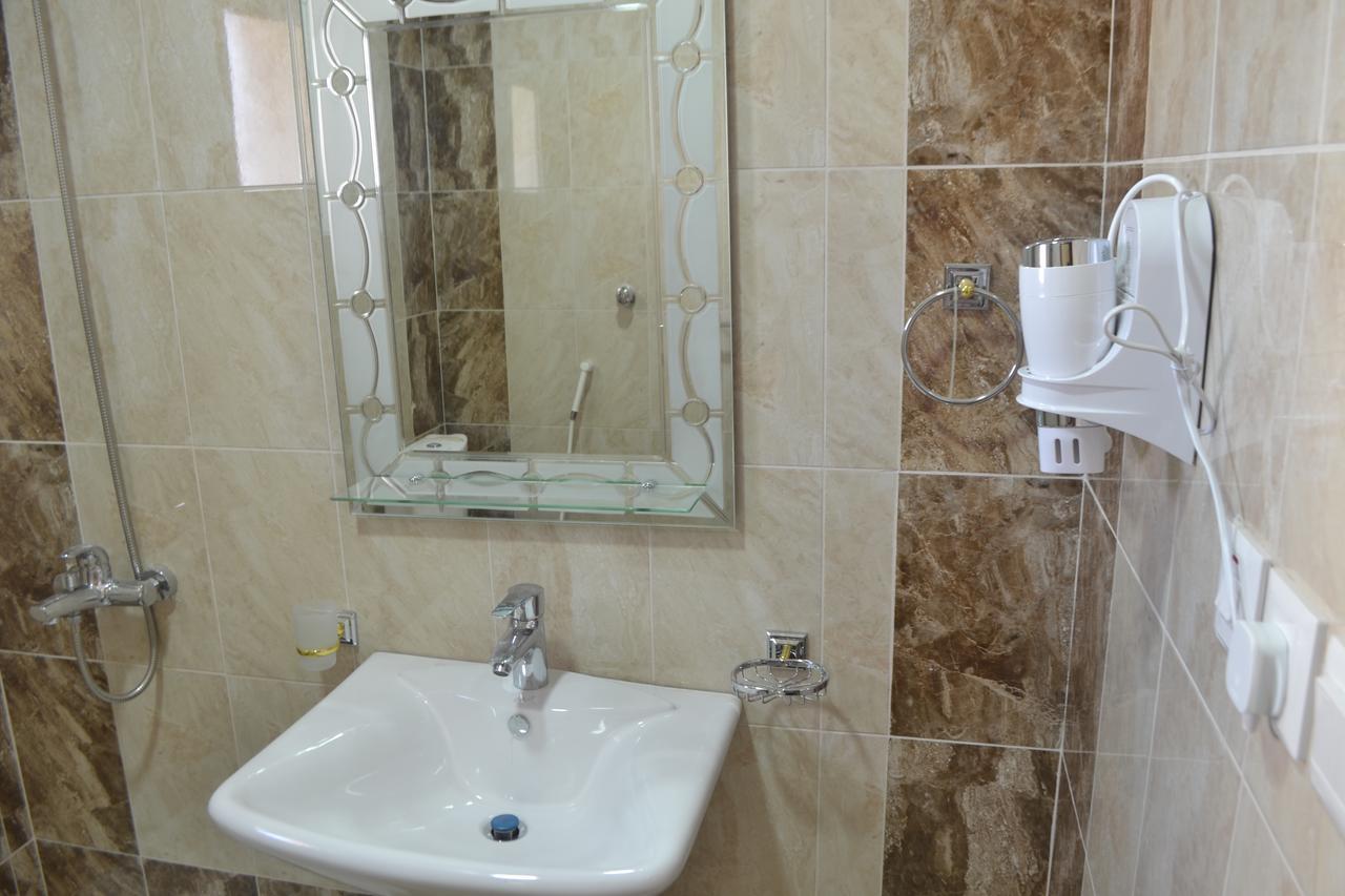 Al Manzil Almutmeez Aparthotel Джеда Екстериор снимка